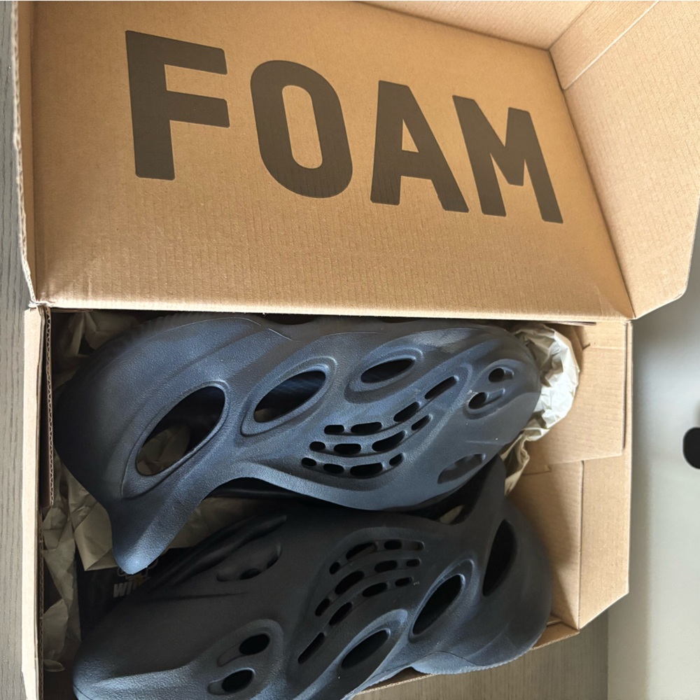 YEEZY FOAM RNNR RUNNER MEN 8